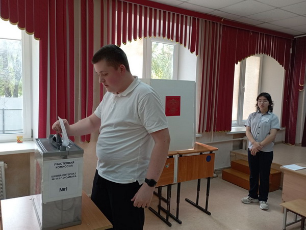 ВЫБОРЫ РУКОВОДИТЕЛЯ УЧЕНИЧЕСКОГО САМОУПРАВЛЕНИЯ