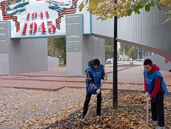 ХРАНИТЕЛИ ИСТОРИИ